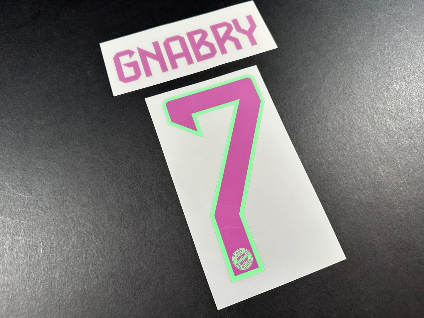 2023 2024 OFFICIAL BAYERN MUNICH GNABRY 7 AWAY PURPLE KIDS SIZE NAMESET