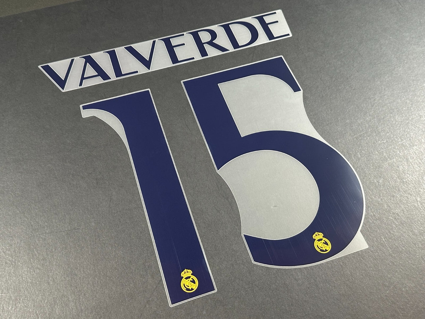 2023 2024 AVERY DENNISON REAL MADRID VALVERDE 15 HOME PLAYER SIZE NAMESET