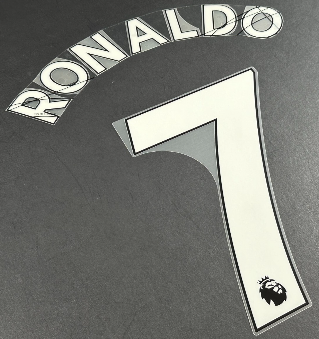 MAN UTD 2021 2022 RONALDO 7 OFFICIAL AVERY DENNISON WHITE PLAYER SIZE NAME SET