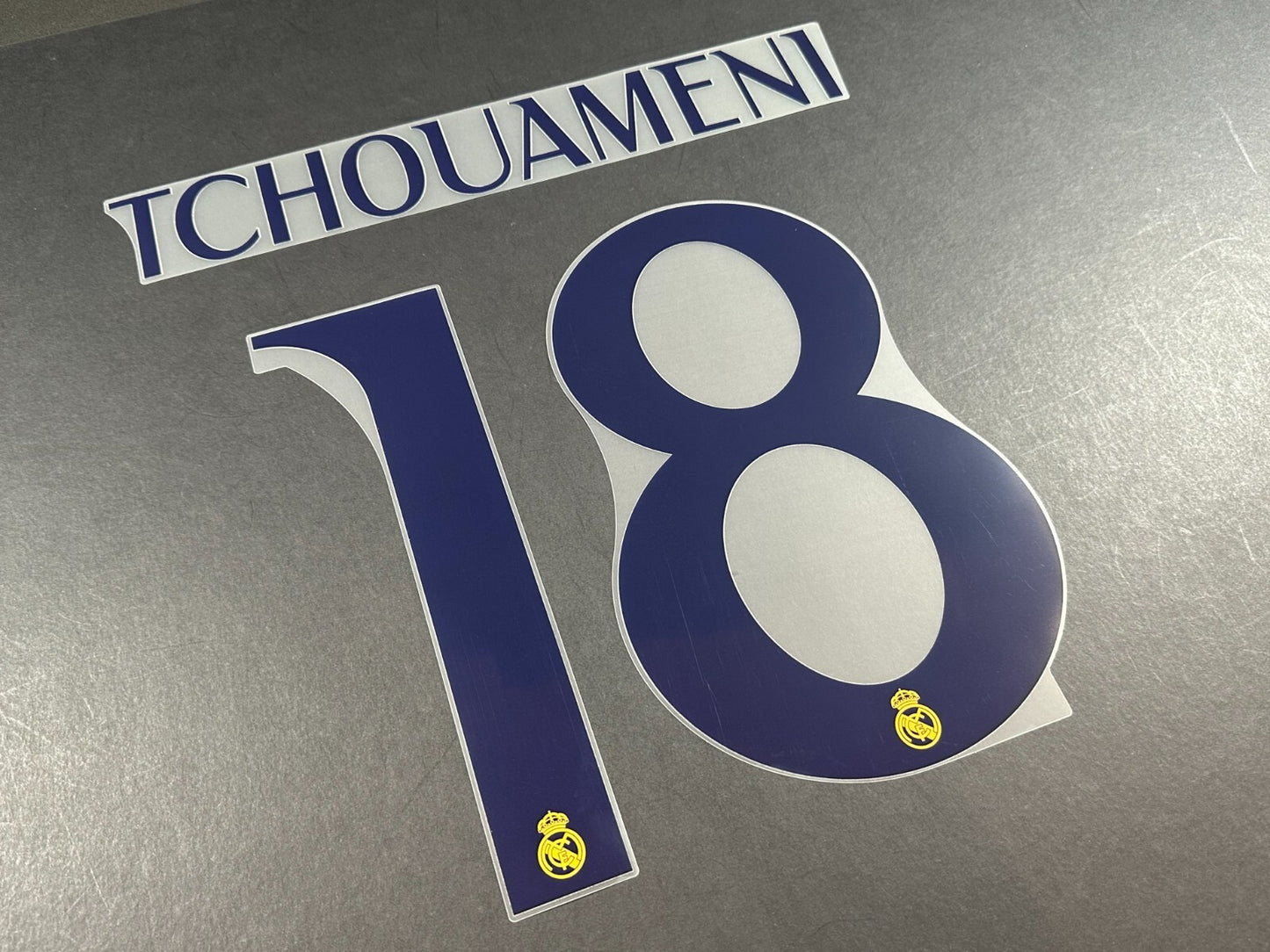 2023 2024 AVERY DENNISON REAL MADRID TCHOUAMENI 18 HOME PLAYER SIZE NAMESET