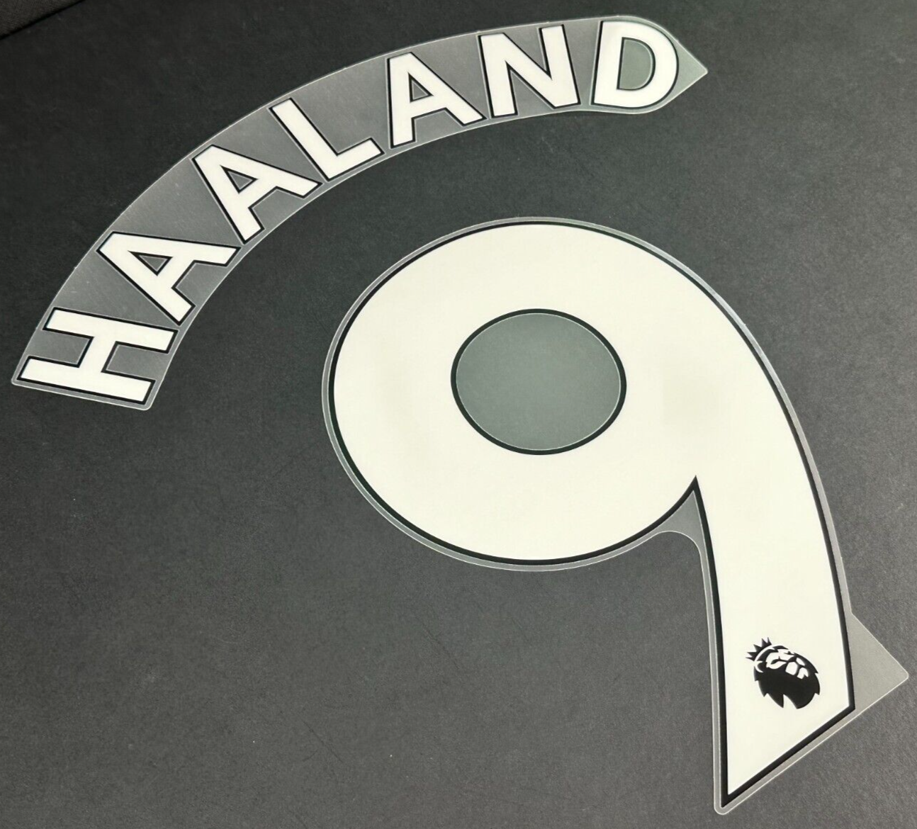 2022 2023 MAN CITY HAALAND 9 OFFICIAL AVERY DENNISON WHITE PLAYER SIZE NAMESET