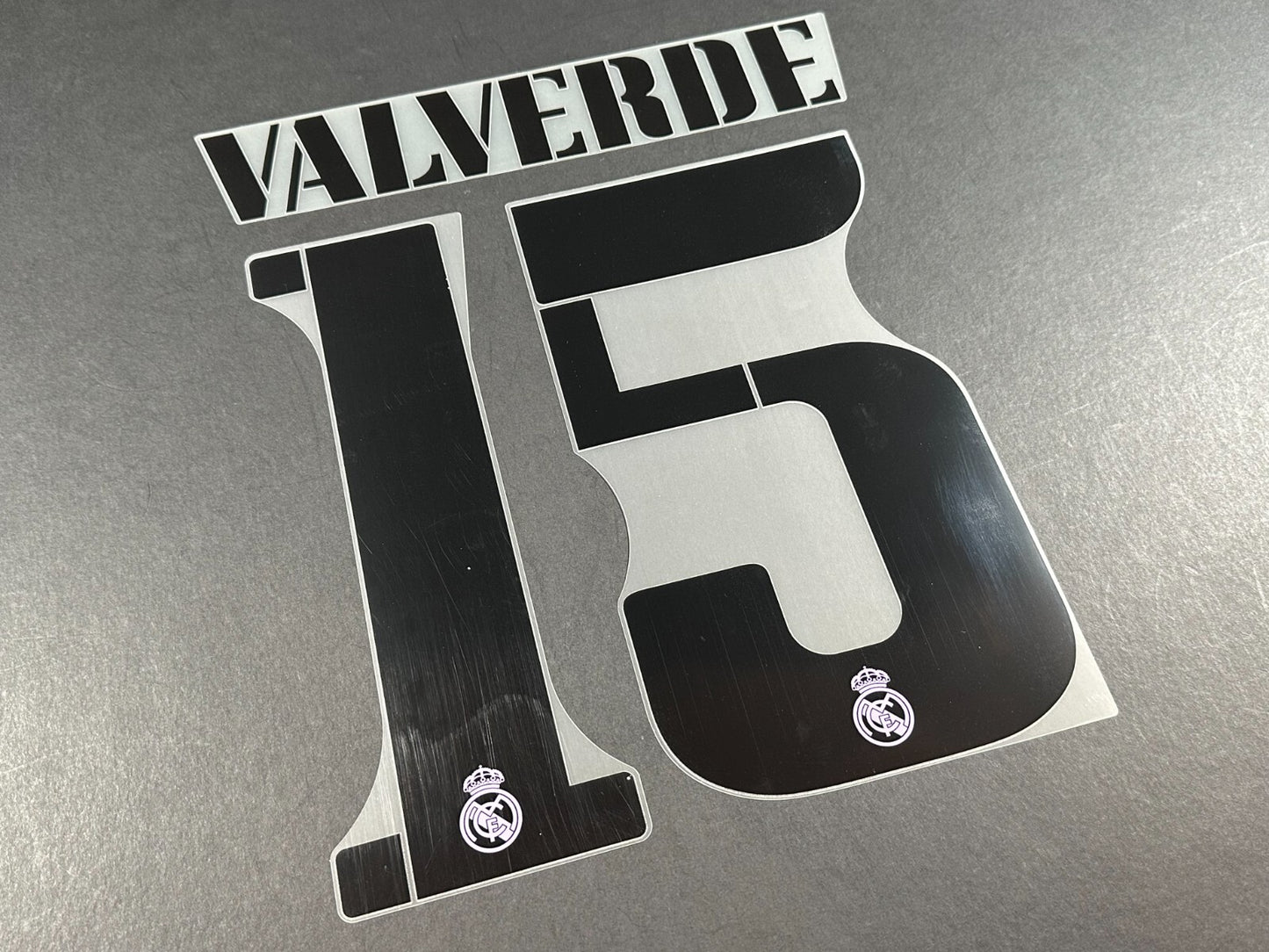 2022 2023 AVERY DENNISON REAL MADRID VALVERDE 15 HOME BLACK PLAYER SIZE NAMESET