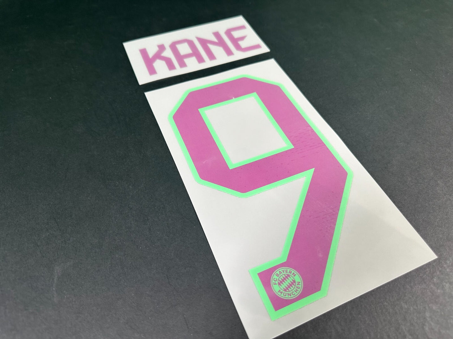 2023 2024 OFFICIAL BAYERN MUNICH KANE 9 AWAY PURPLE PLAYER SIZE NAMESET