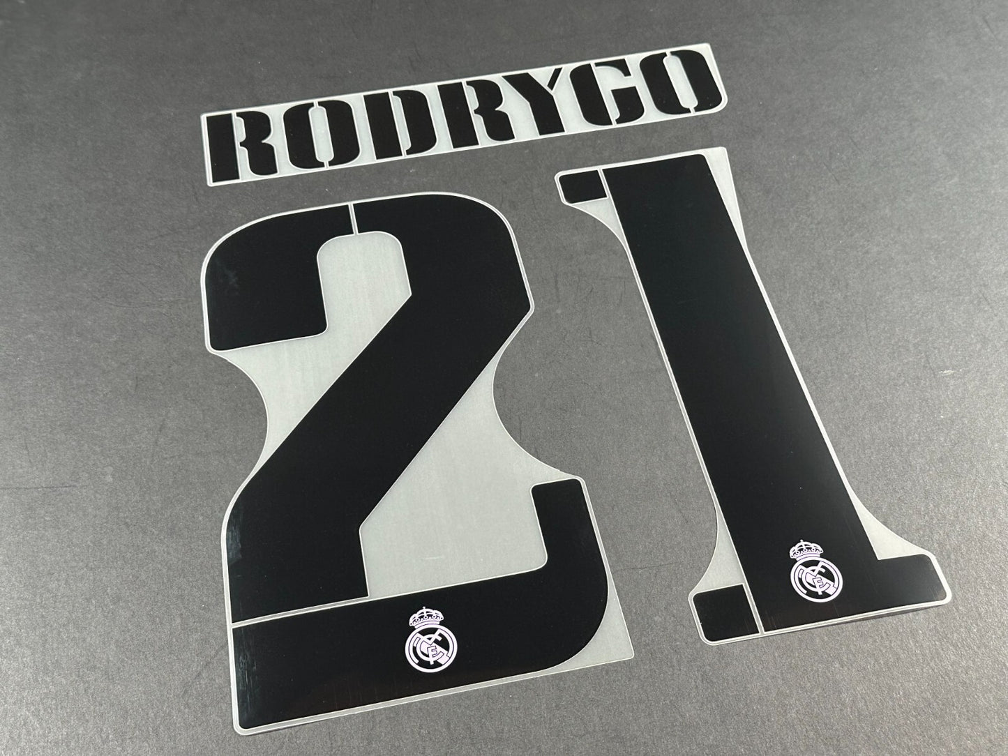 2022 2023 AVERY DENNISON REAL MADRID RODRYGO 21 HOME PLAYER SIZE NAMESET