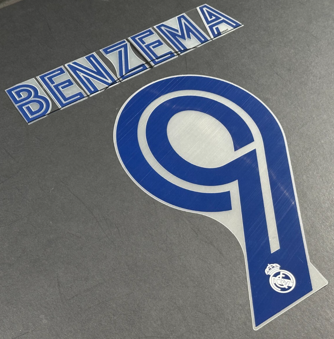 2020 - 2021 AVERY DENNISON REAL MADRID BENZEMA 9 HOME PLAYER SIZE NAME SET