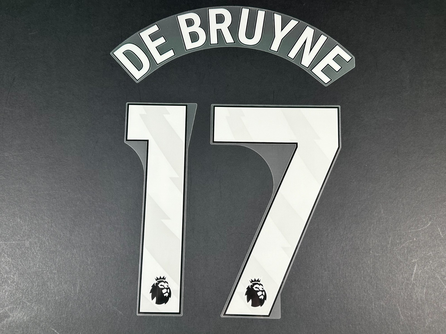 MAN CITY 2023/24 RODRIGO 16 / DE BRUYNE 17 OFFICIAL AVERY DENNISON WHITE