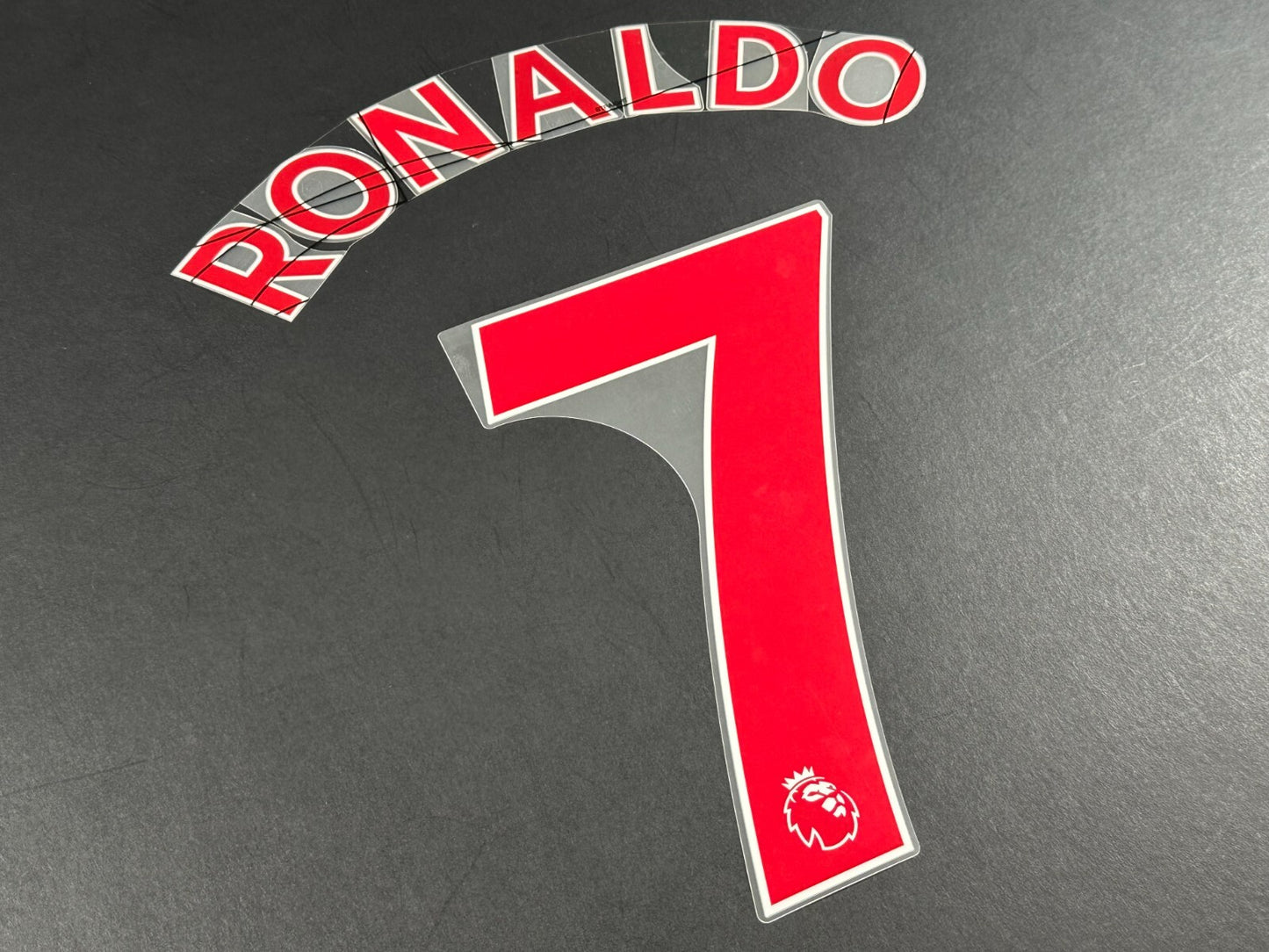 MAN UTD 2021 2022 RONALDO 7 OFFICIAL AVERY DENNISON RED PLAYER SIZE NAME SET