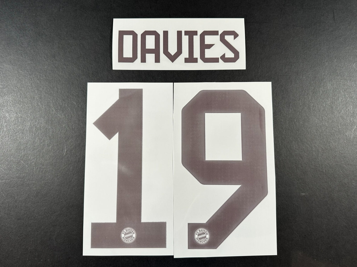 2024 2025 OFFICIAL BAYERN MUNICH DAVIES 19 HOME DARK RED PLAYER SIZE NAMESET