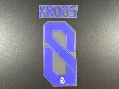 2021 2022 AVERY DENNISON REAL MADRID KROOS 8 HOME PLAYER SIZE NAMESET