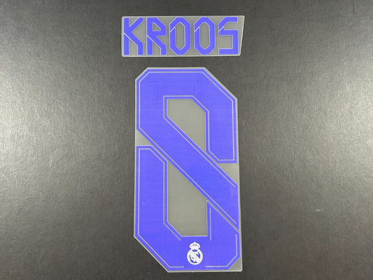 2021 2022 AVERY DENNISON REAL MADRID KROOS 8 HOME PLAYER SIZE NAMESET