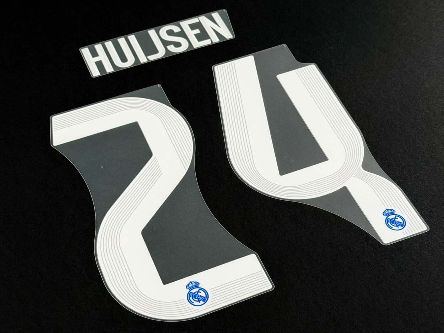 2025 2026 REAL MADRID HUIJSEN 24 OFFICIAL 3RD KIDS SIZE NAMESET