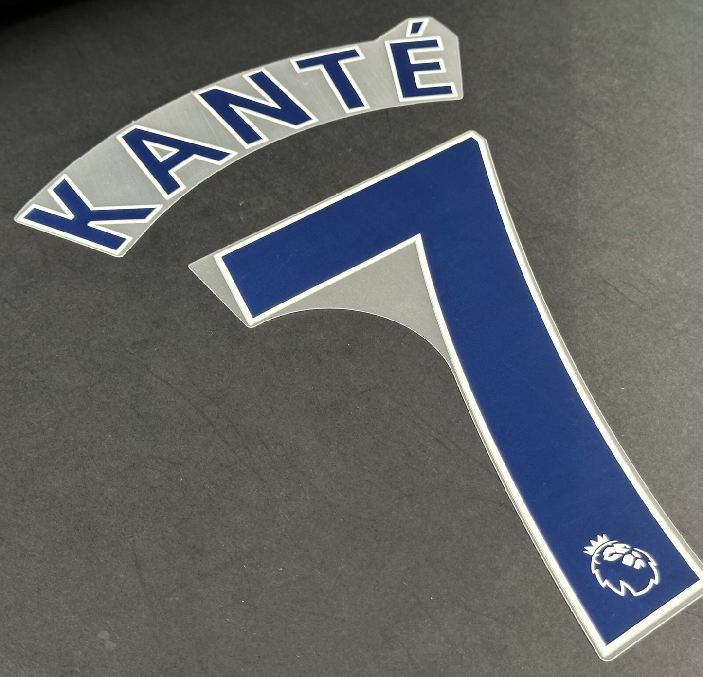 CHELSEA 2019-23 KANTE 7 OFFICIAL AVERY DENNISON NAVY PLAYER SIZE NAME SET