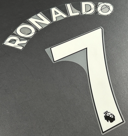MAN UTD 2021 2022 RONALDO 7 OFFICIAL AVERY DENNISON WHITE PLAYER SIZE NAME SET