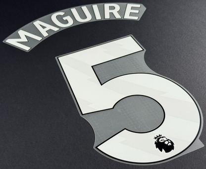 MAN UTD 2023 - 2025 MAGUIRE 5 OFFICIAL AVERY DENNISON WHITE PLAYER SIZE NAME SET
