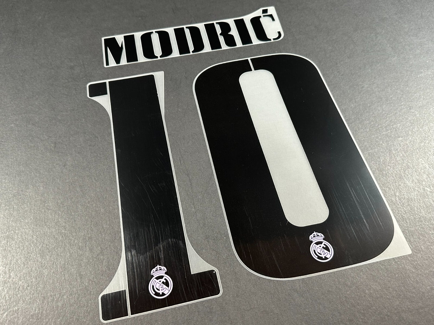 2022 2023 AVERY DENNISON REAL MADRID MODRIC 10 HOME BLACK PLAYER SIZE NAMESET