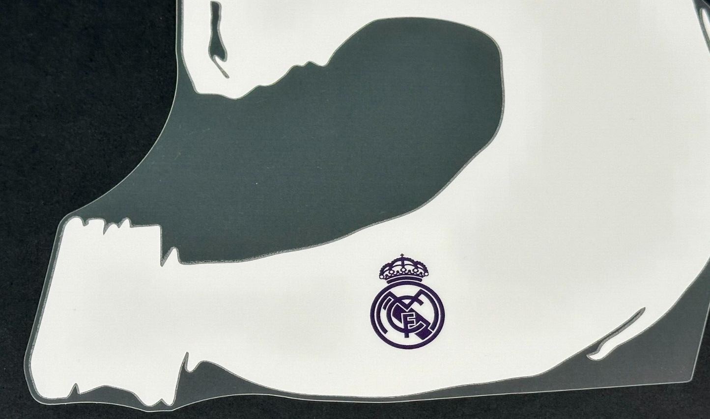 23/24 REAL MADRID BELLINGHAM 5 OFFICIAL AVERY DENNISON 4TH PLAYER SIZE NAME SET