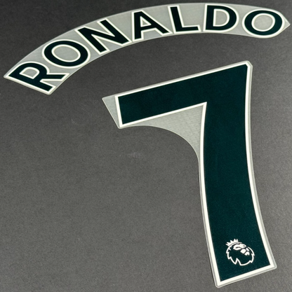 MAN UTD 2021 2022 RONALDO 7 OFFICIAL AVERY DENNISON BLACK PLAYER SIZE NAME SET