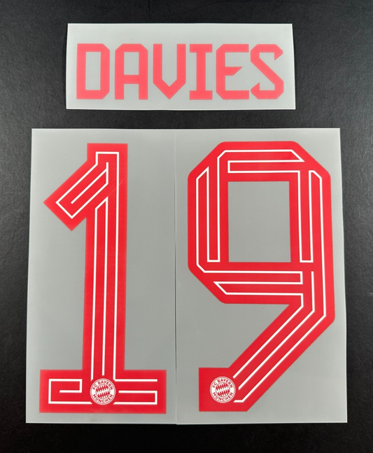 2023 2024 OFFICIAL BAYERN MUNICH DAVIES 19 HOME RED PLAYER SIZE NAMESET
