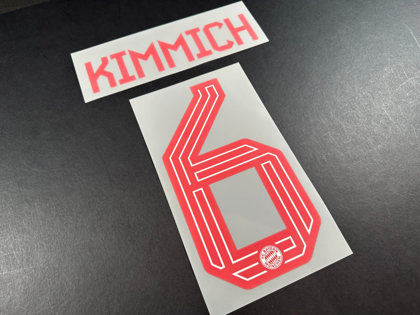 2023 2024 OFFICIAL BAYERN MUNICH KIMMICH 6 HOME RED PLAYER SIZE NAMESET