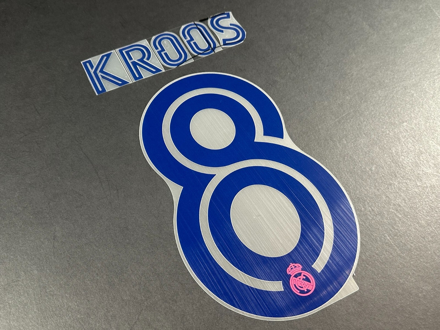 2020 - 2021 AVERY DENNISON REAL MADRID KROOS 8 AWAY PLAYER SIZE NAME SET