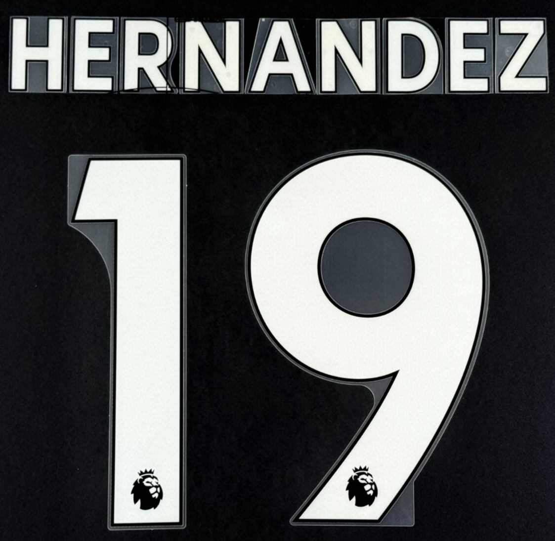 LEEDS UNITED 19-23 HERNANDEZ 19 OFFICIAL AVERY DENNISON WHITE PLAYER SIZE SET