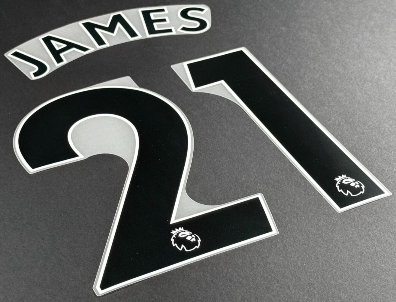 MAN UTD 1923/2023 JAMES 21 OFFICIAL AVERY DENNISON BLACK PLAYER SIZE NAME SET