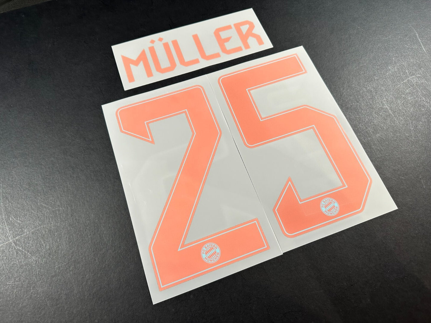 2024 2025 OFFICIAL BAYERN MULLER 25 AWAY GOLD PLAYER SIZE NAMESET