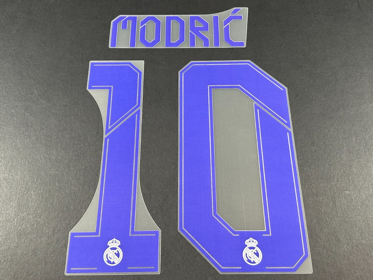 2021 2022 AVERY DENNISON REAL MADRID MODRIC' 10 HOME PLAYER SIZE NAMESET