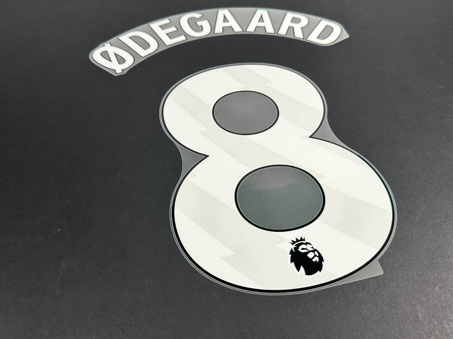 ARSENAL 2023/24 ODEGAARD 8 OFFICIAL AVERY DENNISON WHITE PLAYER SIZE NAME SET