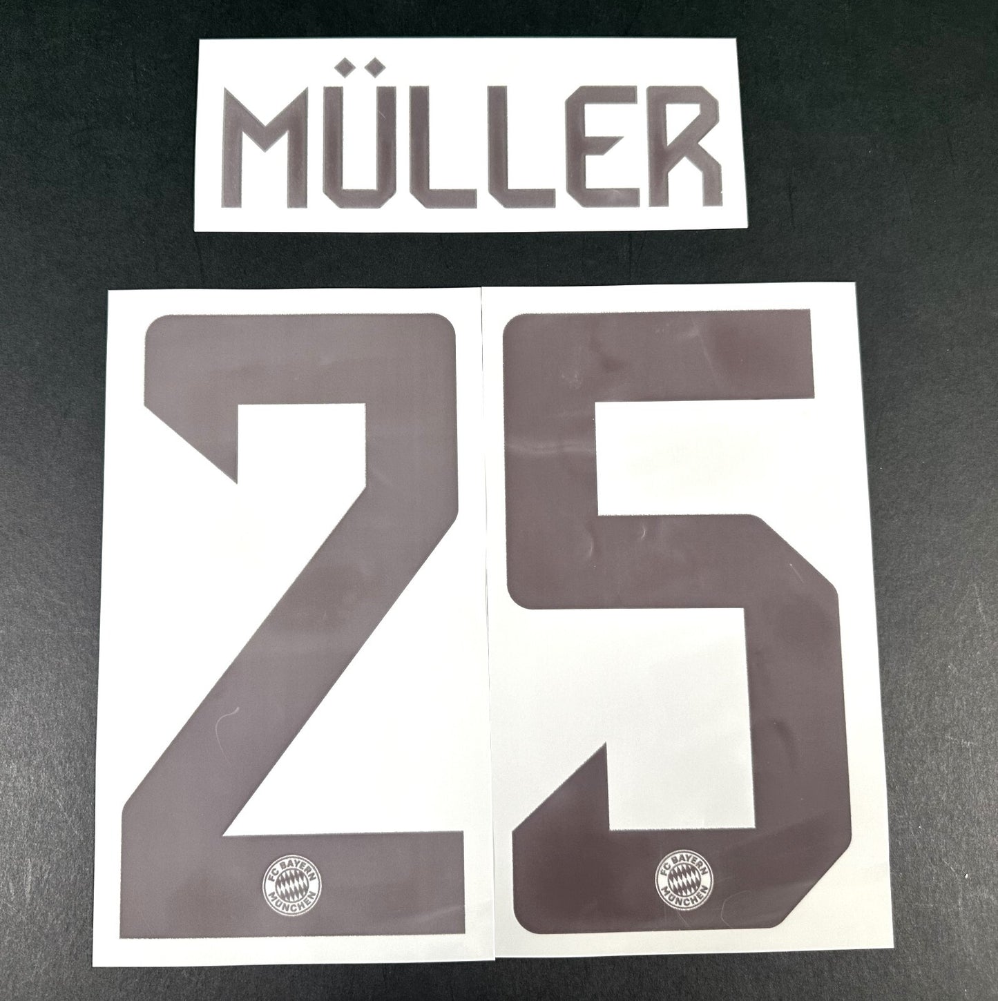 2024 2025 OFFICIAL BAYERN MUNICH MULLER 25 HOME PLAYER SIZE NAMESET