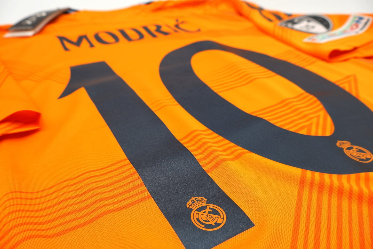 BNWT 24 25 REAL MADRID ADIDAS AUTHENTIC AWAY SHIRT MODRIC' 10 + PATCHES LARGE
