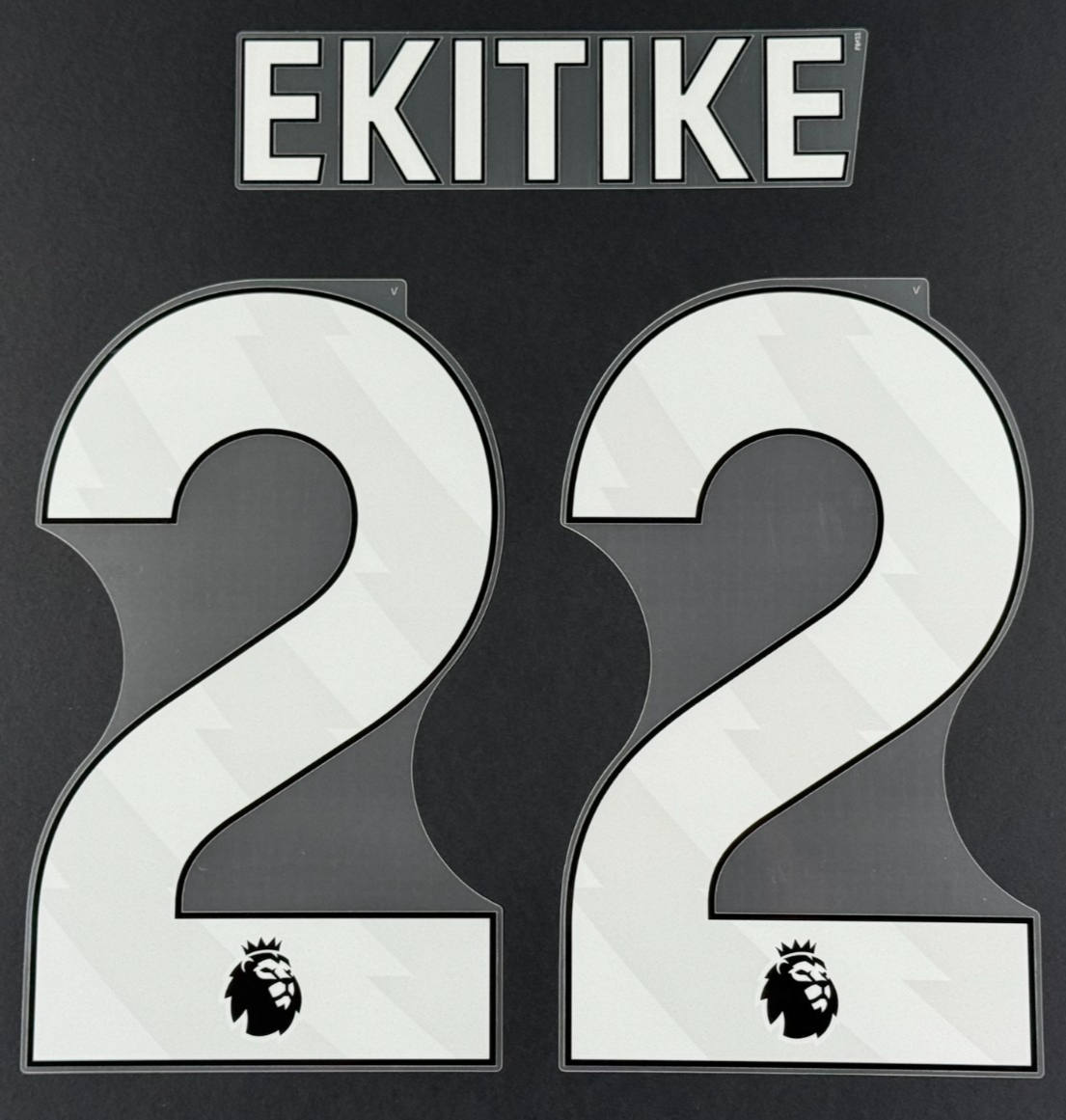 LIVERPOOL 2025/26 EKITIKE 22 OFFICIAL AVERY DENNISON WHITE PLAYER SIZE NAME SET