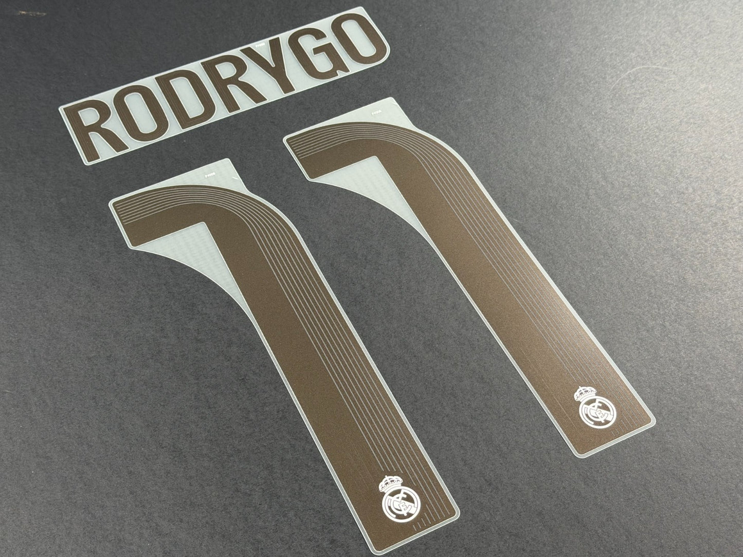 2025 2026 REAL MADRID RODRYGO 11 OFFICIAL HOME PLAYER SIZE NAME SET