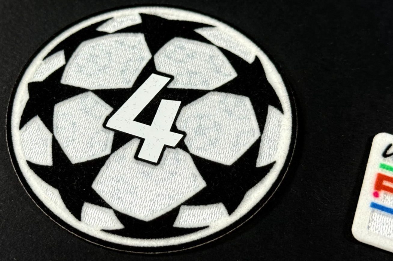 25 - 26 SPORTING ID UEFA CHAMPIONS LEAGUE 4 AJAX FC & FOUNDATION 10 YAERS PATCH