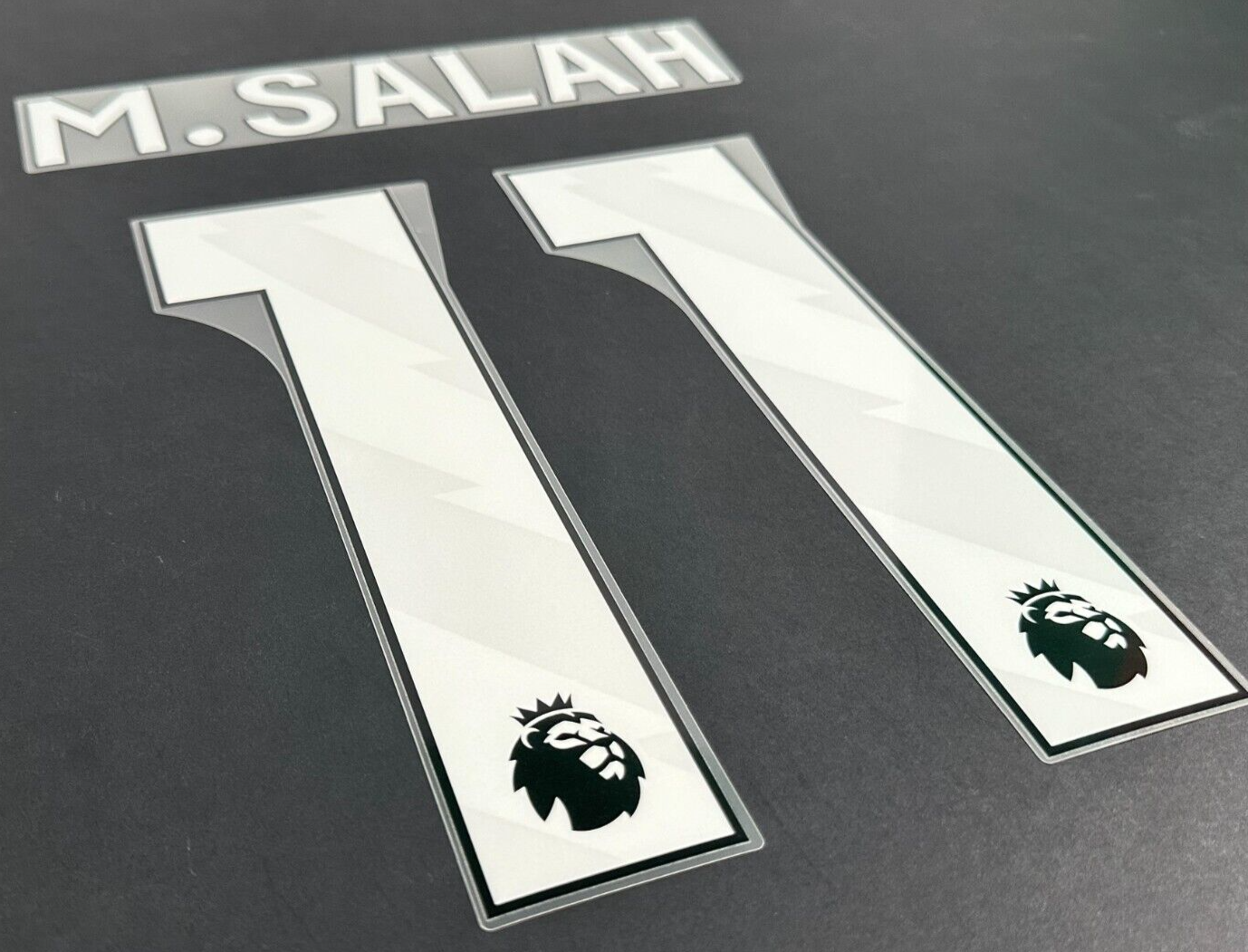 LIVERPOOL 2025/26 M.SALAH 11 OFFICIAL AVERY DENNISON WHITE PLAYER SIZE NAME SET