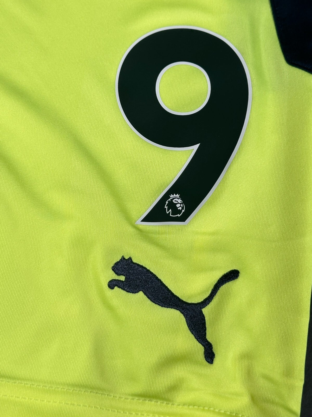 BRAND NEW 2020 2021 PUMA NEWCASTLE AWAY FOOTBALL SHORTS #9 MENS MEDIUM