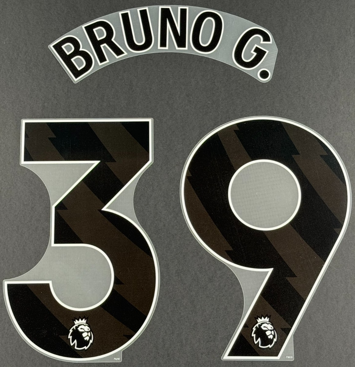 NEWCASTLE 24/25 BRUNO G. 39 OFFICIAL AVERY DENNISON BLACK PLAYER SIZE NAME SET