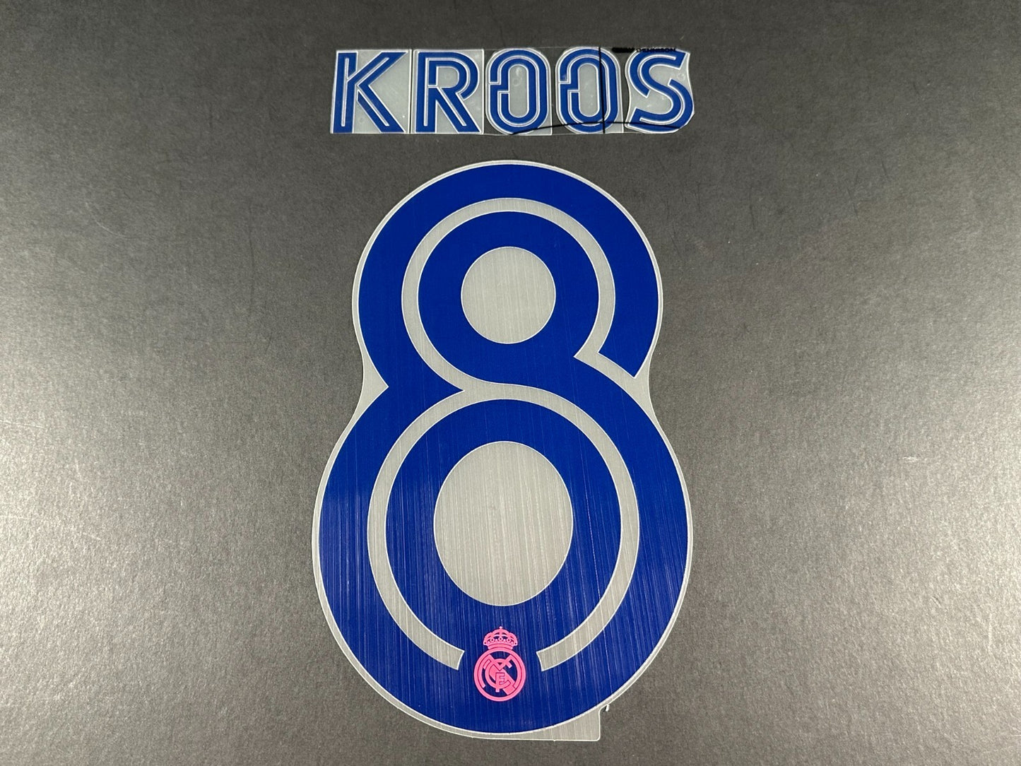 2020 - 2021 AVERY DENNISON REAL MADRID KROOS 8 AWAY PLAYER SIZE NAME SET