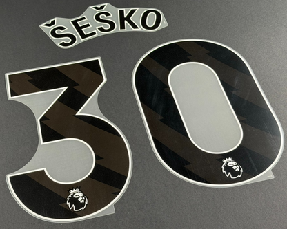 MAN UTD 2025  2026 SESKO 30 OFFICIAL AVERY DENNISON BLACK PLAYER SIZE SET