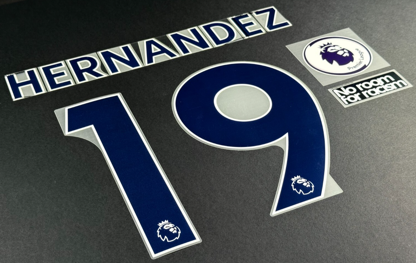 LEEDS UNITED 19-23 HERNANDEZ 19 OFFICIAL AVERY DENNISON NAVY + PATCH SET