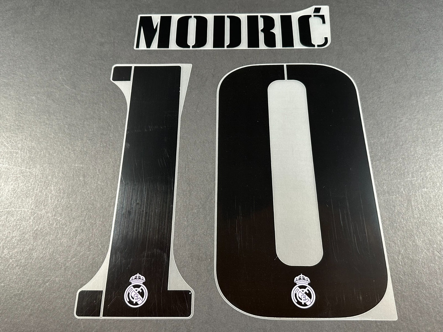 2022 2023 AVERY DENNISON REAL MADRID MODRIC 10 HOME BLACK PLAYER SIZE NAMESET