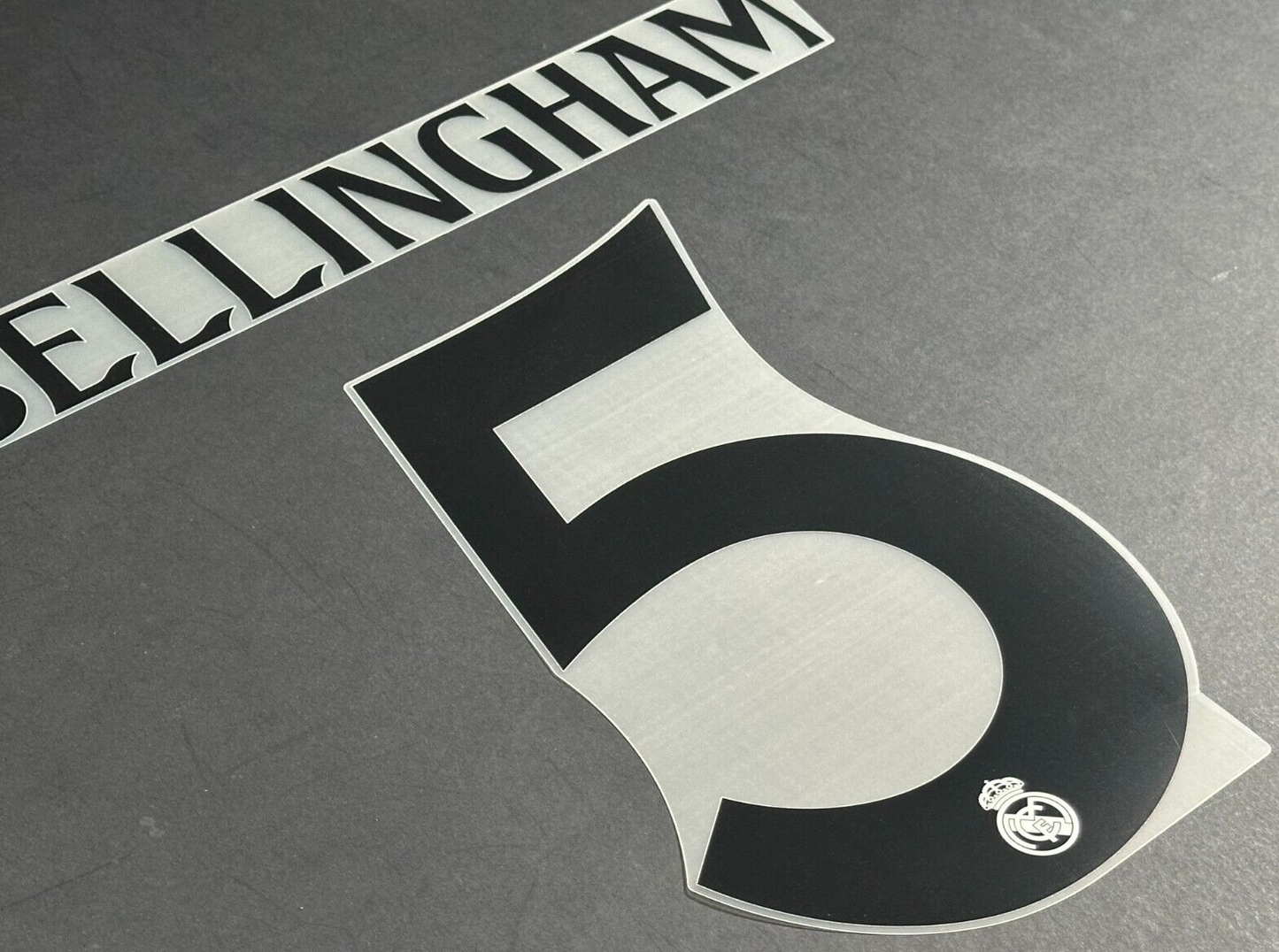 24/25 REAL MADRID BELLINGHAM 5 OFFICIAL AVERY DENNISON HOME PLAYER SIZE NAME SET