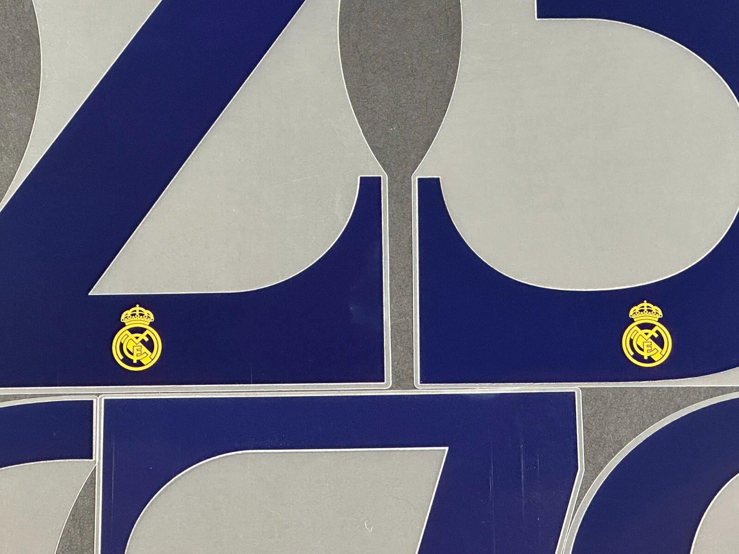 2023 2024 OFFICIAL AVERY DENNISON REAL MADRID HOME PLAYER SIZE NUMBER