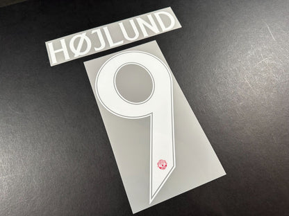 2024 2025 OFFICIAL MAN UNITED HOJLUND 9 WHITE CUP PLAYER SIZE NAMESET