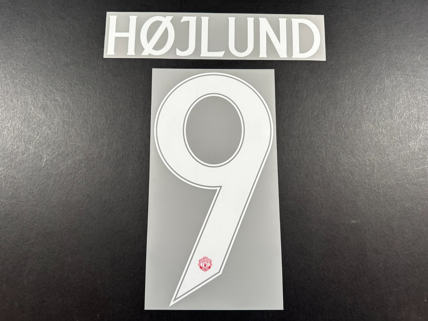 2024 2025 OFFICIAL MAN UNITED HOJLUND 9 WHITE CUP PLAYER SIZE NAMESET