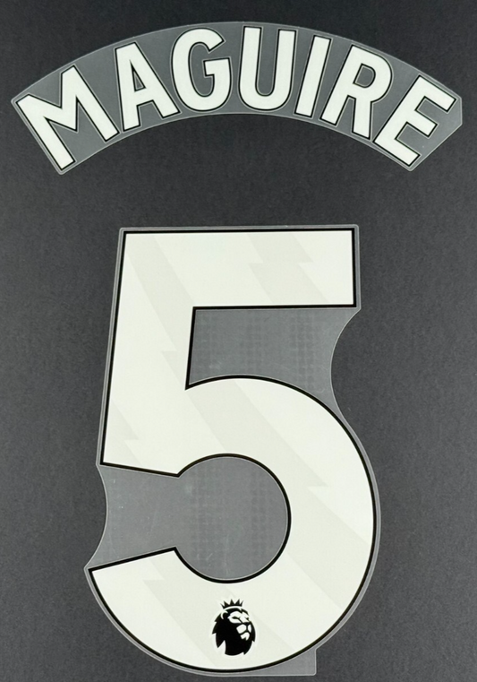 MAN UTD 2023 - 2025 MAGUIRE 5 OFFICIAL AVERY DENNISON WHITE PLAYER SIZE NAME SET