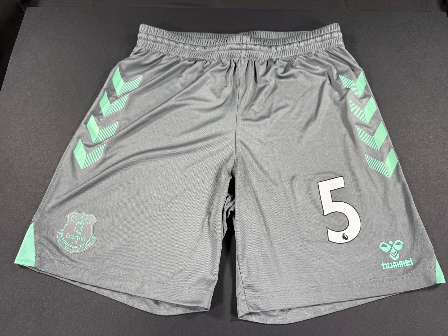 BRAND NEW 2020 2021 HUMMEL EVERTON 3RD FOOTBALL SHORTS #5 MENS MEDIUM