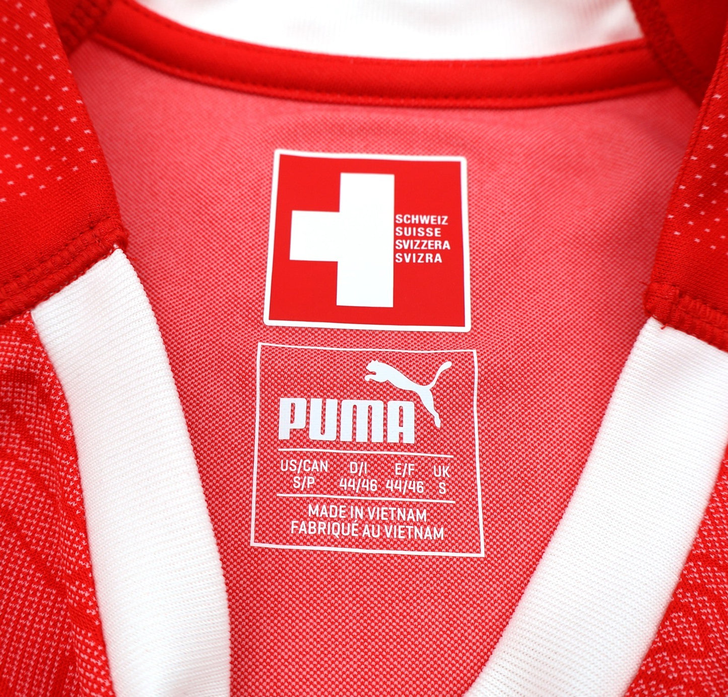 BNWT PUMA 2018 SWITZERLAND HOME SHIRT FREULER 8 MEN'S SMALL