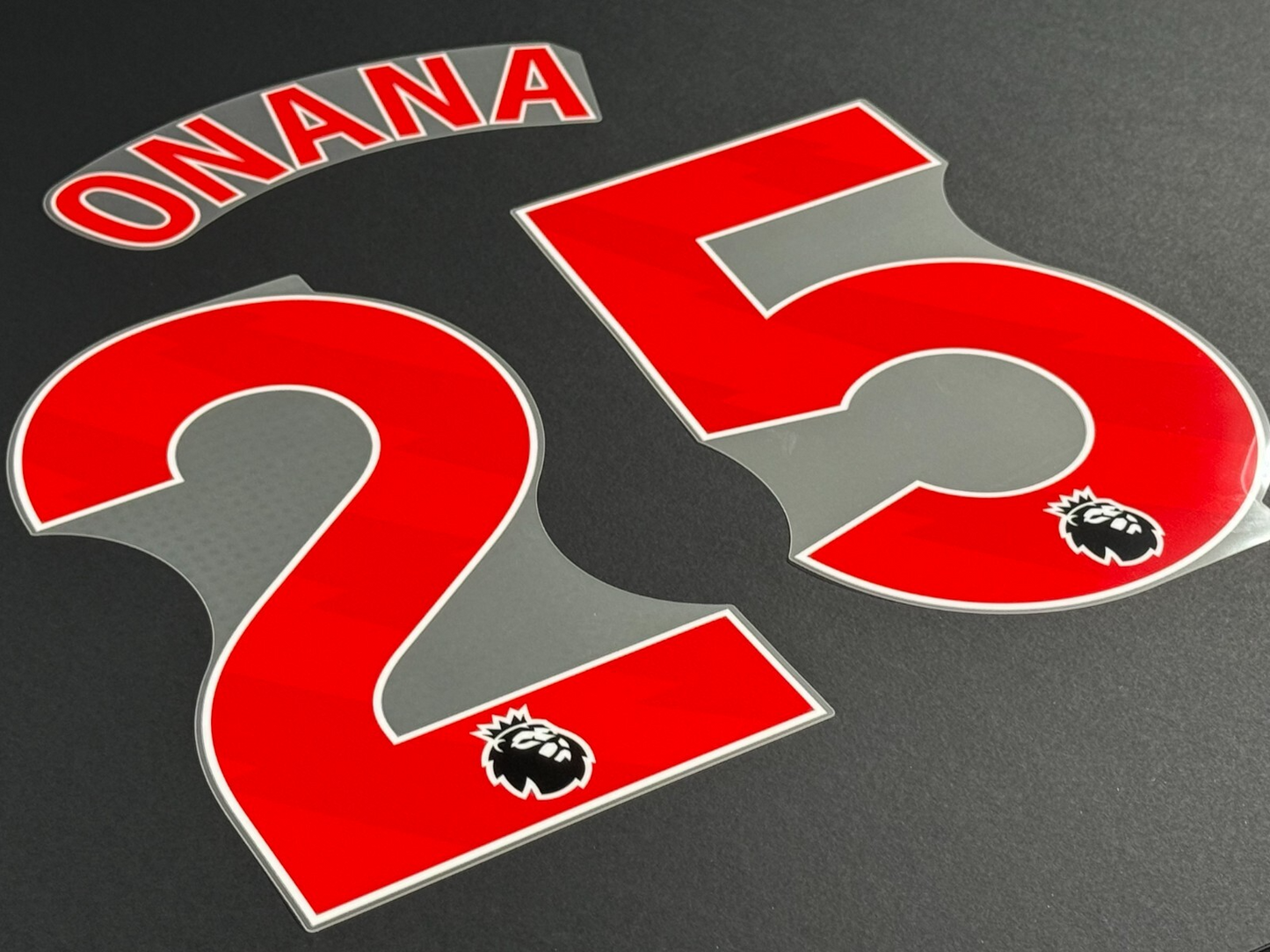 MAN UTD 2025 - 2026 ONANA 25 OFFICIAL AVERY DENNISON RED PLAYER SIZE NAME SET