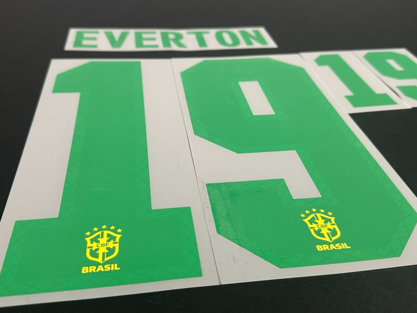 BRAZIL 2020 2021 OFFICIAL EVERTON 19 HOME PLAYER SIZE NAMESET - 260MM